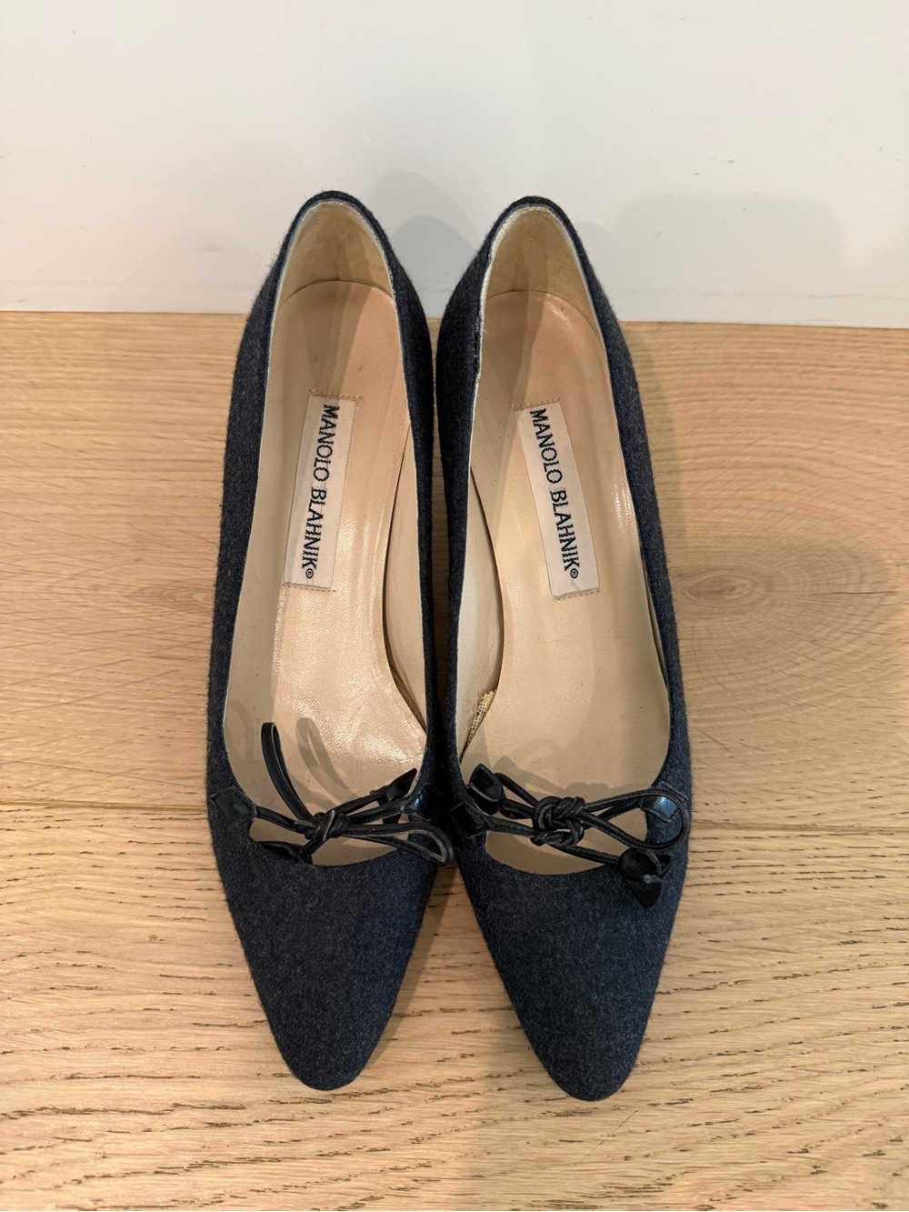 Vintage Manolo Blahnik Grey Pointed Toe Bow Pumps